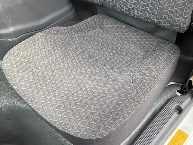 いすゞ エルフ 2RG-NPR88YN(2WD)の写真19