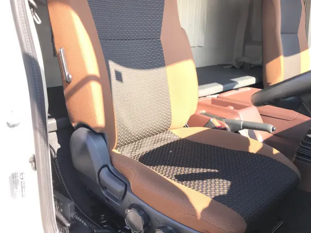 日野 レンジャー 2KG-FD2ABG(2WD)の写真18