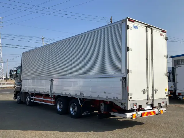 いすゞ ギガ 2PG-CYJ77C(8x4)の写真4