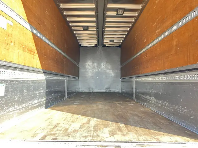 いすゞ ギガ 2PG-CYJ77C(8x4)の写真10