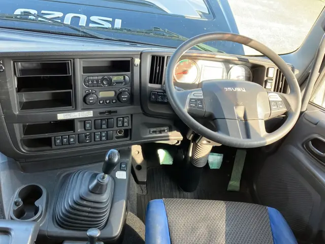 いすゞ ギガ 2PG-CYJ77C(8x4)の写真23