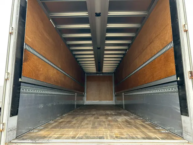 日野 プロフィア 2DG-FR1EHG(6x2)の写真10