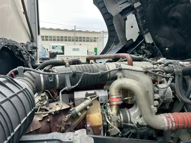 日野 プロフィア 2DG-FR1EHG(6x2)の写真17