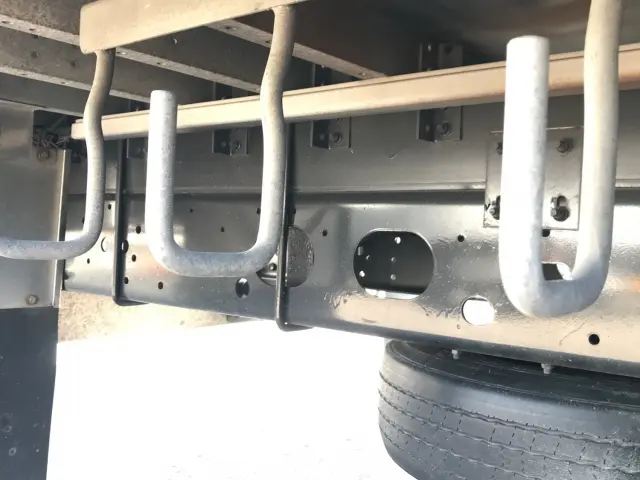 いすゞ フォワード TKG-FRR90S2(2WD)の写真14