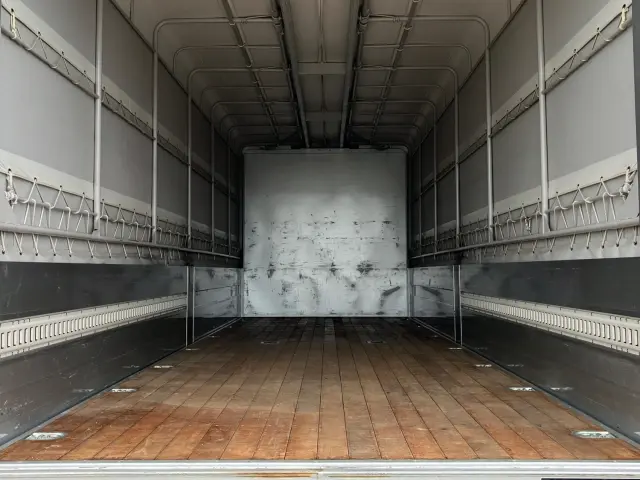 いすゞ フォワード 2RG-FRR90T2(2WD)の写真10