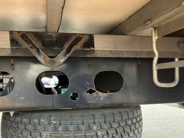 いすゞ フォワード 2RG-FRR90T2(2WD)の写真13