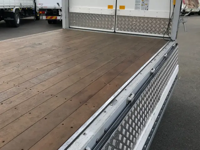 三菱 キャンター 2RG-FEB90(2WD)の写真12