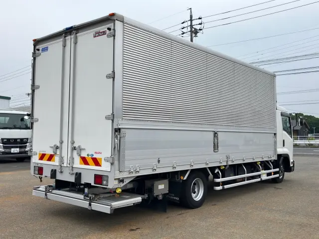 いすゞ フォワード 2RG-FRR90T2(2WD)の写真3