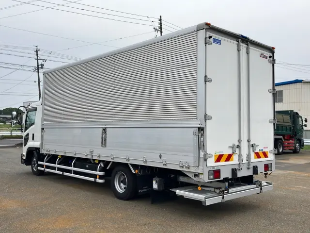 いすゞ フォワード 2RG-FRR90T2(2WD)の写真4