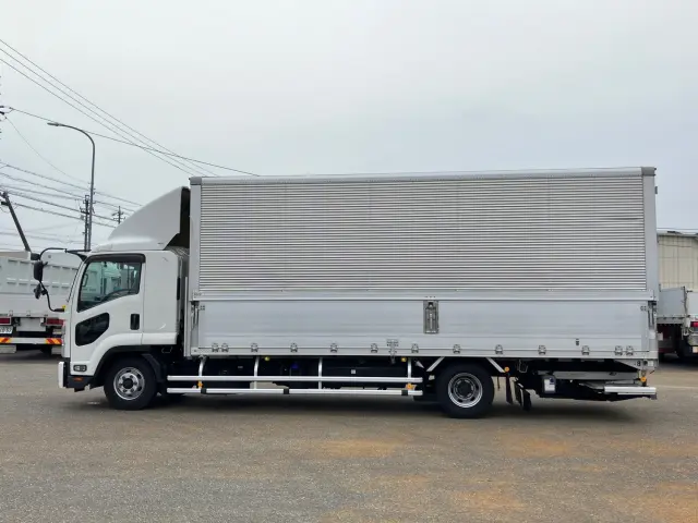 いすゞ フォワード 2RG-FRR90T2(2WD)の写真7