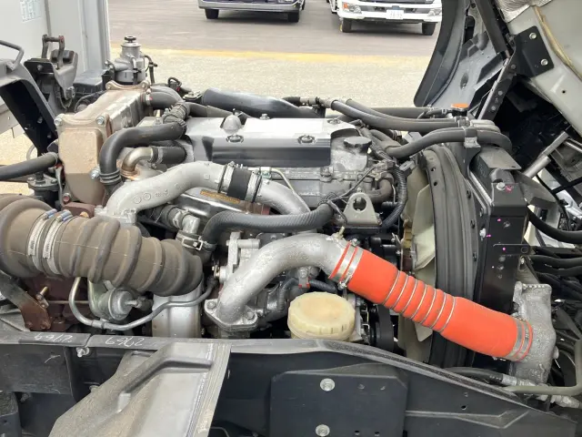 いすゞ フォワード 2RG-FRR90T2(2WD)の写真20