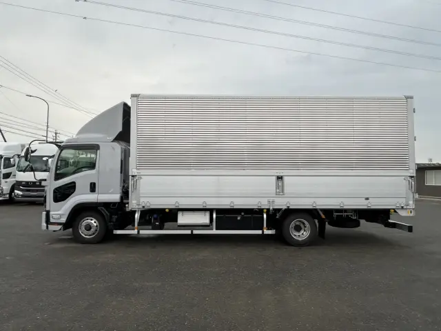 UD コンドル 2PG-BRR90T4(2WD)の写真7