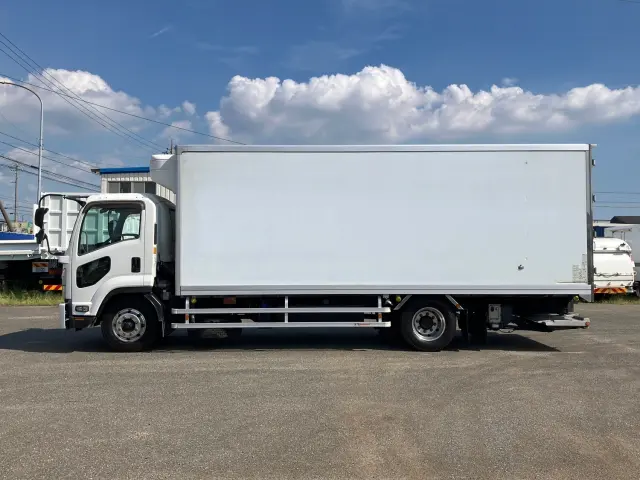 いすゞ フォワード 2PG-FTR90V2(2WD)の写真5