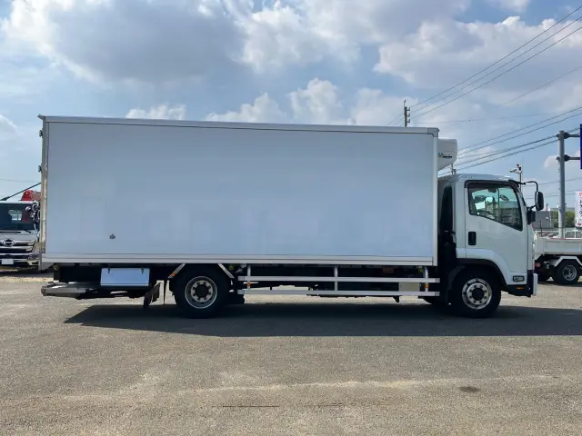 いすゞ フォワード 2PG-FTR90V2(2WD)の写真6