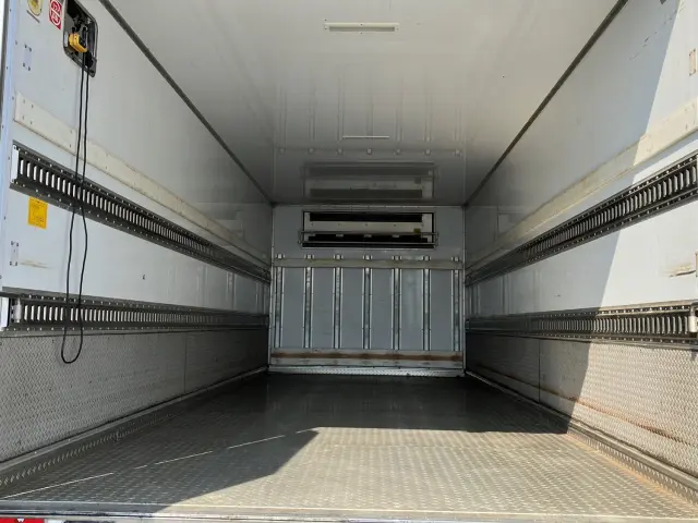 いすゞ フォワード 2PG-FTR90V2(2WD)の写真8