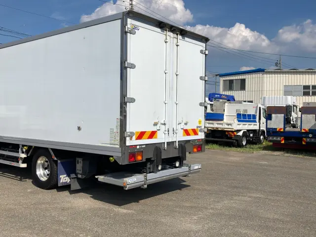 いすゞ フォワード 2PG-FTR90V2(2WD)の写真12