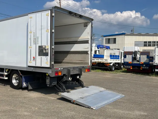 いすゞ フォワード 2PG-FTR90V2(2WD)の写真13