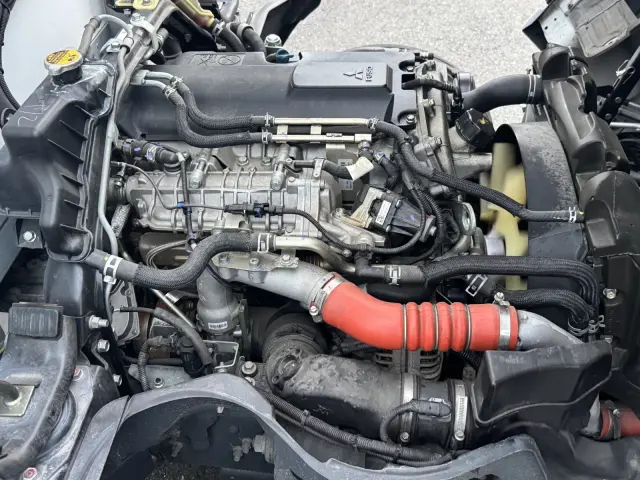 三菱 キャンター 2RG-FBA20(2WD)の写真15