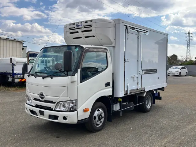 日野 デュトロ 2RG-XZC605M(2WD)の写真1