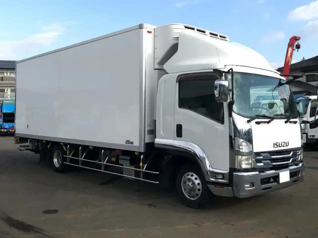 いすゞ フォワード TKG-FRR90T2(2WD)の写真2