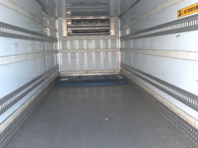 いすゞ フォワード TKG-FRR90T2(2WD)の写真8