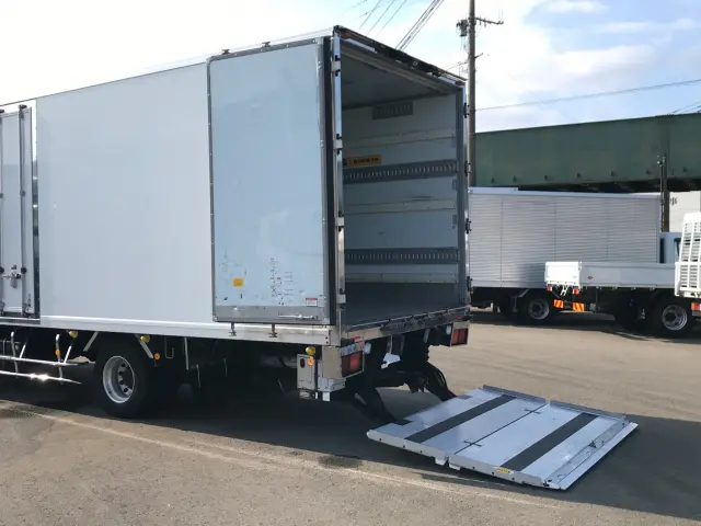 いすゞ フォワード TKG-FRR90T2(2WD)の写真13