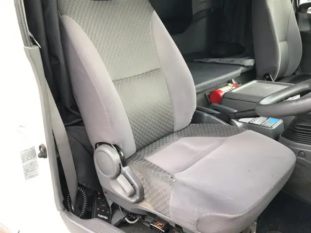 いすゞ フォワード TKG-FRR90T2(2WD)の写真19