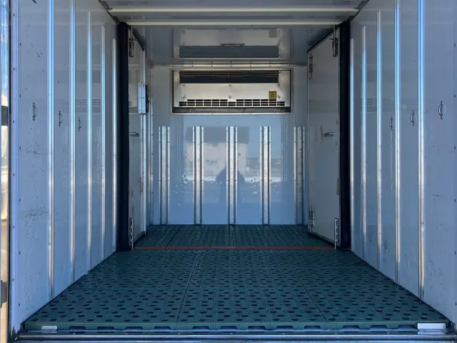 三菱 キャンター 2RG-FDA20(4WD)の写真8