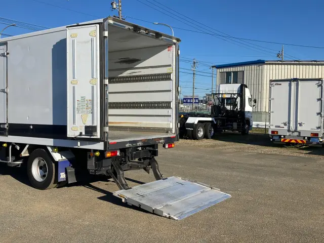 三菱 キャンター 2PG-FEB80(2WD)の写真13