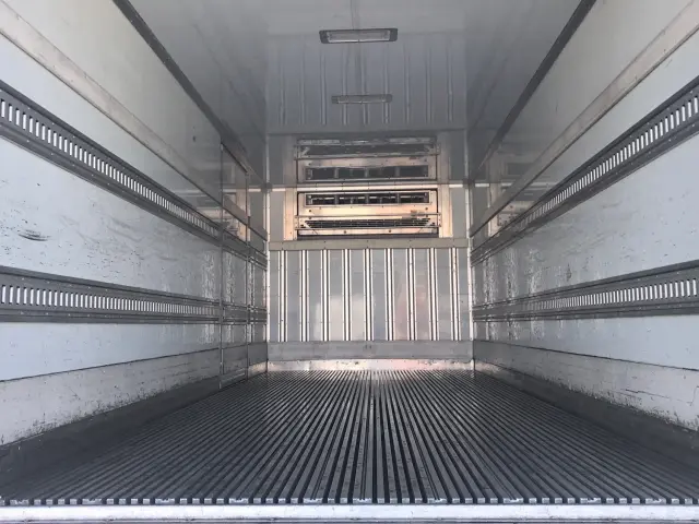 いすゞ フォワード TKG-FRR90S2(2WD)の写真8