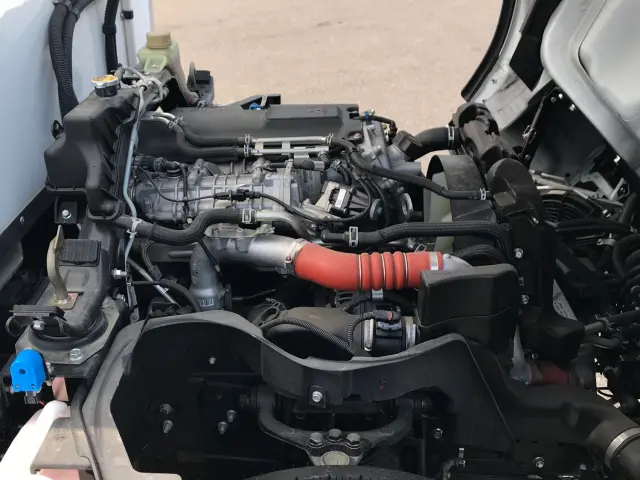 三菱 キャンター 2RG-FBAV0(2WD)の写真15