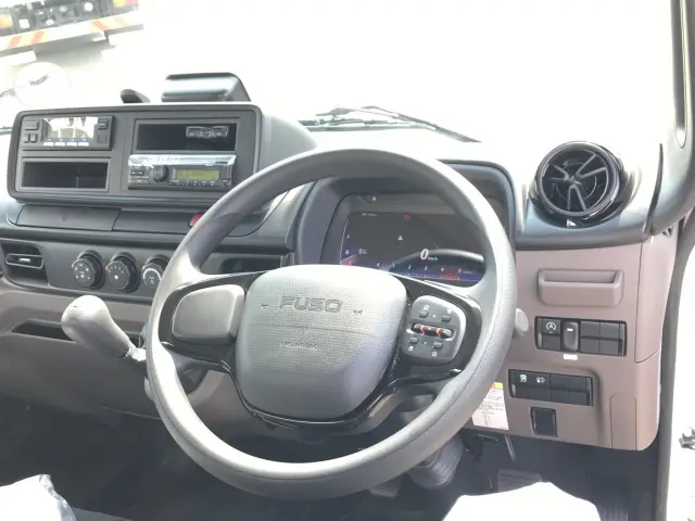 三菱 キャンター 2RG-FBAV0(2WD)の写真18