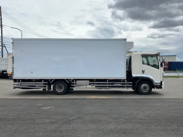 UD コンドル 2PG-BRR90T2(2WD)の写真6