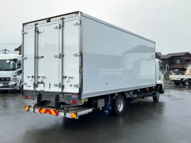 いすゞ フォワード 2PG-FRR90T2(2WD)の写真3