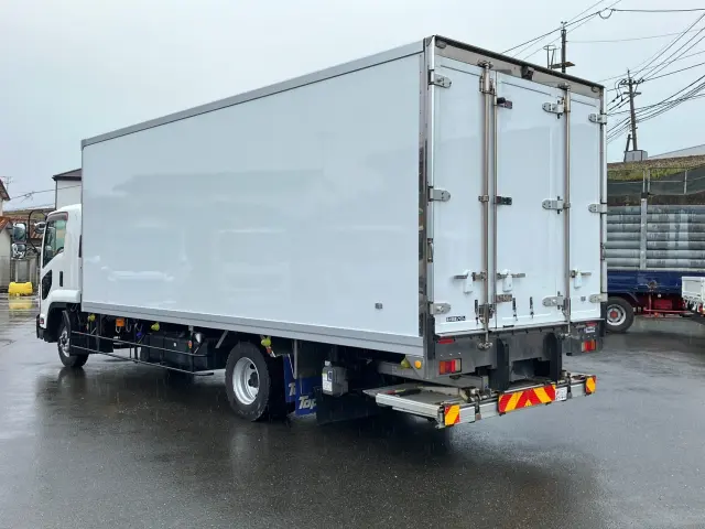 いすゞ フォワード 2PG-FRR90T2(2WD)の写真4
