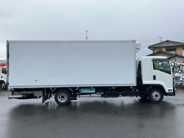 いすゞ フォワード 2PG-FRR90T2(2WD)の写真6