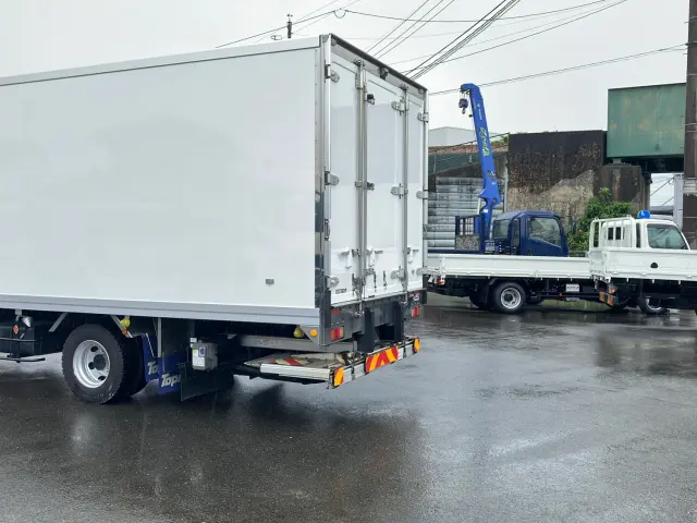 いすゞ フォワード 2PG-FRR90T2(2WD)の写真12