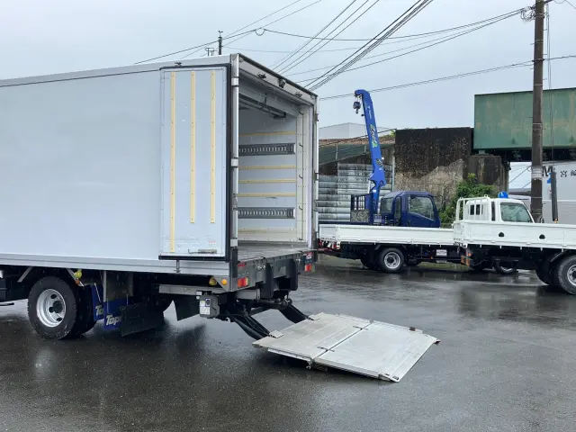 いすゞ フォワード 2PG-FRR90T2(2WD)の写真13