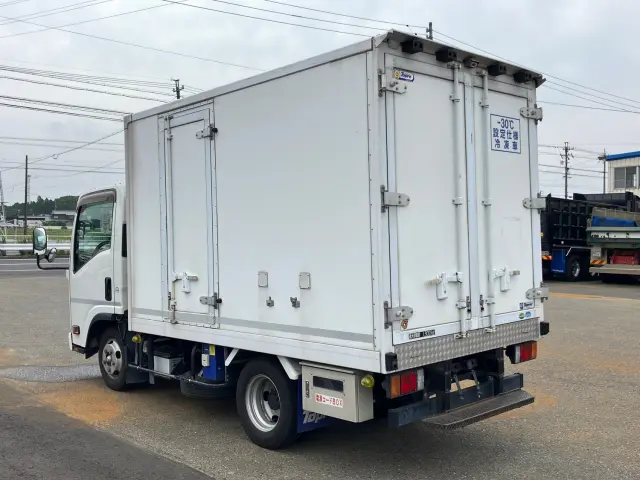 いすゞ エルフ TPG-NLR85AN(2WD)の写真4