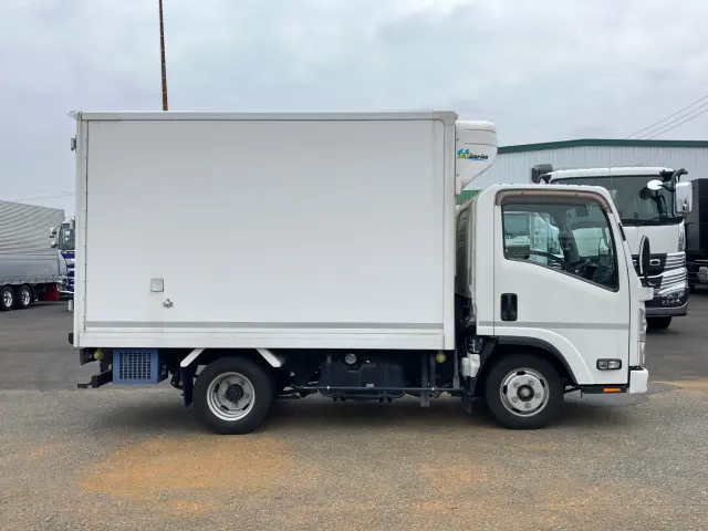 いすゞ エルフ TPG-NLR85AN(2WD)の写真6
