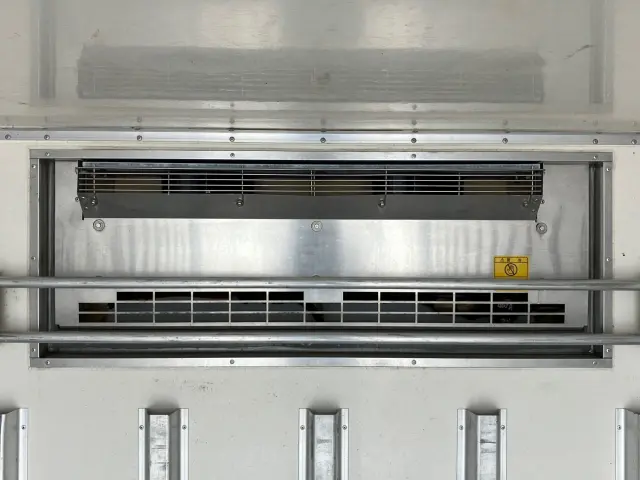 いすゞ エルフ TPG-NLR85AN(2WD)の写真10