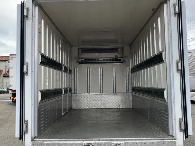 三菱 キャンター TPG-FBA20(2WD)の写真8
