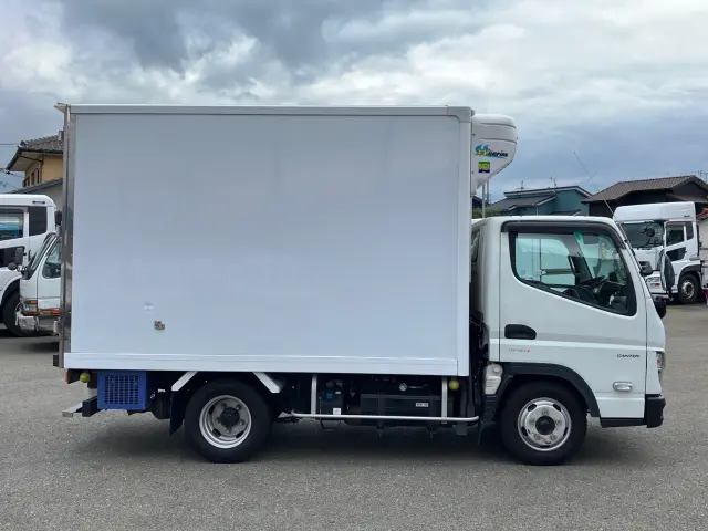 三菱 キャンター 2RG-FBA20(2WD)の写真6