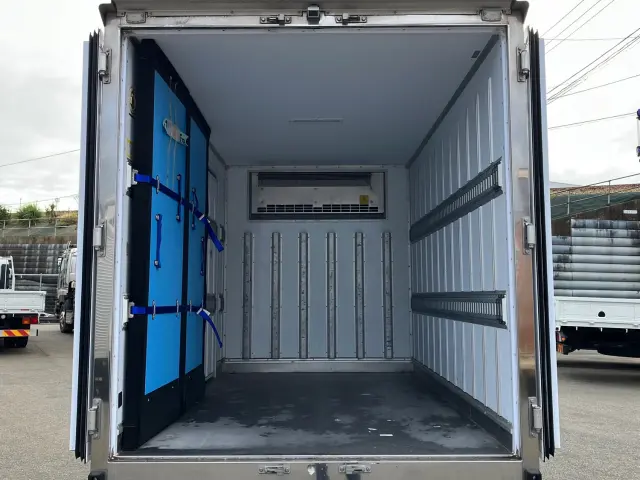 三菱 キャンター 2RG-FBA20(2WD)の写真8