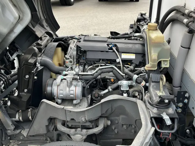 三菱 キャンター 2RG-FBA20(2WD)の写真14