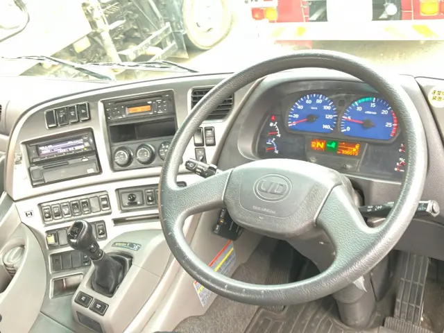 UD クオン QKG-GK6XAB(2WD)の写真17