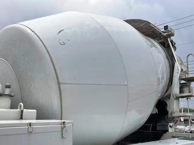 いすゞ ギガ QKG-CXZ77AT(6x4)の写真9