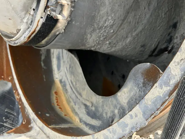 いすゞ ギガ QKG-CXZ77AT(6x4)の写真12