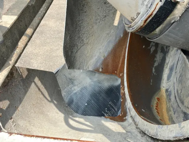 いすゞ ギガ QKG-CXZ77AT(6x4)の写真13