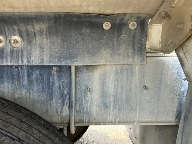 いすゞ ギガ QKG-CXZ77AT(6x4)の写真14